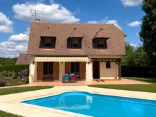 Magnifique maison contemporaine de 5 pièces avec piscine extérieure
