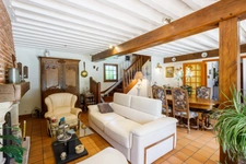 Magnifique maison contemporaine de 5 pièces avec piscine extérieure