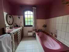 Maison familiale de plain-pied avec sous-sol - 129 m² habitables – 320 000 €