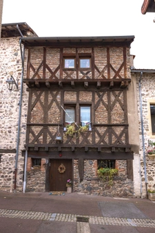 Maison coup de cœur avec piscine - 5 Suites - 445 m² - Villerest (42300) – 650 000 euros