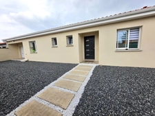 Maison à vendre de plain-pied – 4 chambres - 99 m² –  THIERS (63300) – 255 000 euros