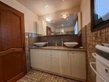 Maison familiale avec dépendance – 144 m² habitables – Terrain 835 m² – La Sauvetat (63730) - 344 000 euros