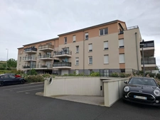 Appartement T2 avec balcon, garage double et place de parking privative – Cournon d’Auvergne (63800) - 138 000 euros