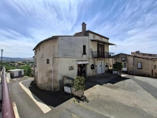 Maison à vendre - 5 chambres - 119 m² habitables + 150 m² dépendances - Fort potentiel locatif - 299 000 € - Saint-Maurice (63270)