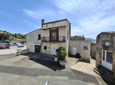 Maison à vendre - 5 chambres - 119 m² habitables + 150 m² dépendances - Fort potentiel locatif - 299 000 € - Saint-Maurice (63270)