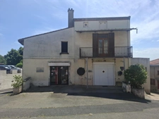 Maison à vendre - 5 chambres - 119 m² habitables + 150 m² dépendances - Fort potentiel locatif - 307 000 € - Saint-Maurice (63270)