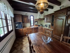 Maison familiale de plain-pied avec sous-sol - 129 m² habitables – 320 000 €