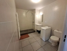Appartement T2 avec balcon, garage double et place de parking privative – Cournon d’Auvergne (63800) - 138 000 euros