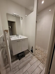 Maison à vendre - 5 chambres - 119 m² habitables + 150 m² dépendances - Fort potentiel locatif - 299 000 € - Saint-Maurice (63270)