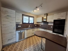 Maison familiale avec dépendance – 144 m² habitables – Terrain 835 m² – La Sauvetat (63730) - 344 000 euros