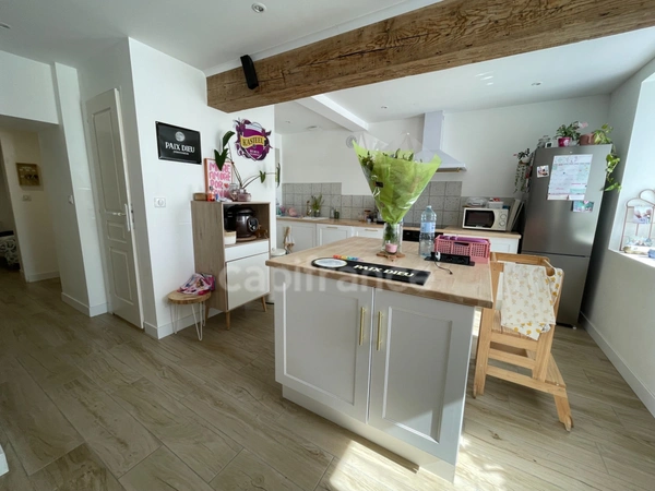Maison de caractère  entièrement rénovée 3 chambres habitable de plain pied 