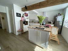 Maison de caractère  entièrement rénovée 3 chambres habitable de plain pied 