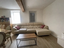 Maison de caractère  entièrement rénovée 3 chambres habitable de plain pied 