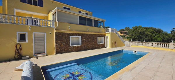 CALENZANA Maison à vendre 305 m² terrain de 5600 m² - Piscine - vue sur Calvi.