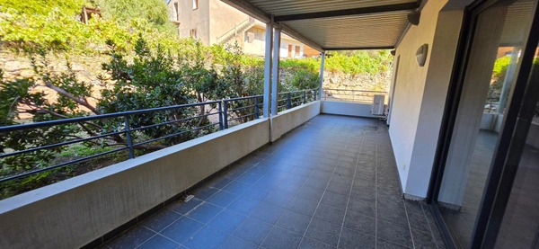 Appartement à vendre 3 pièces de 66,60m² , proche hôpital - BASTIA (20)