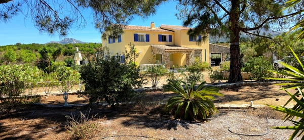 CALENZANA Maison à vendre 305 m² terrain de 5600 m² - Piscine - vue sur Calvi.