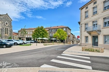 Terrain à bâtir au cœur de la végétation 