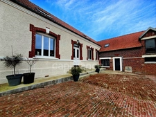Corps de ferme rénové – Charme de l’ancien et confort moderne BUCQUOY (62)