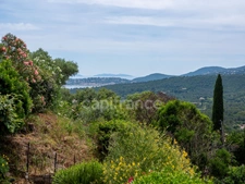 Var (83), à vendre LA CROIX VALMER MAISON T7 de 157 m² Piscine VUE MER, ILES ET COLLINES sur golfe de ST TROPEZ