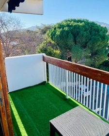 (BDR), MARSEILLE 8E QUARTIER SAINT ANNE à louer T3 64m2, TERRASSE et PARKING     