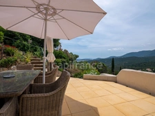 Var (83), à vendre LA CROIX VALMER MAISON T7 de 157 m² Piscine VUE MER, ILES ET COLLINES sur golfe de ST TROPEZ