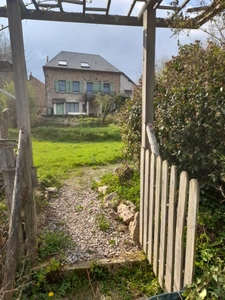 AUTUN (71) - Stone house 165 m2 - 7 rooms (4 bedrooms) - garage - workshop - LAND 1165 m2