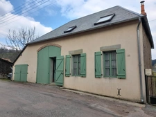 AUTUN (71) - Stone house 165 m2 - 7 rooms (4 bedrooms) - garage - workshop - LAND 1165 m2