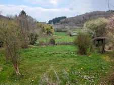 AUTUN (71) - Stone house 165 m2 - 7 rooms (4 bedrooms) - garage - workshop - LAND 1165 m2