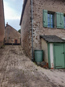 AUTUN (71) - Stone house 165 m2 - 7 rooms (4 bedrooms) - garage - workshop - LAND 1165 m2