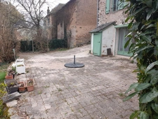 AUTUN (71) - Stone house 165 m2 - 7 rooms (4 bedrooms) - garage - workshop - LAND 1165 m2