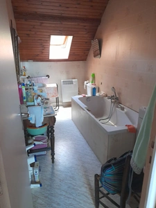 Maison à Cussy en Morvan  de 136 m2 - 8 pièces - diverses dépendances - terrain 1182 m2