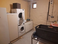 AUTUN (71) - Stone house 165 m2 - 7 rooms (4 bedrooms) - garage - workshop - LAND 1165 m2