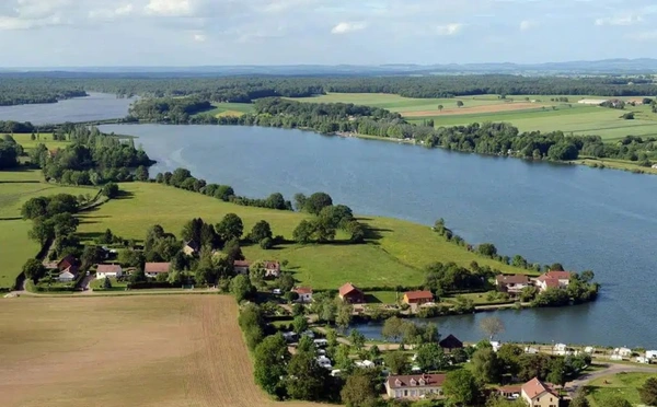 Maison à vendre 6 pièces GUIPY (58) - 115 m 2 - dépendances - terrain 697 m2 