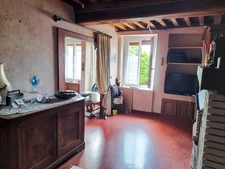 Maison à Cussy en Morvan  de 136 m2 - 8 pièces - diverses dépendances - terrain 1182 m2