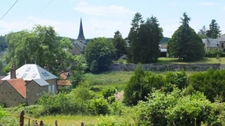 Maison à Cussy en Morvan  de 136 m2 - 8 pièces - diverses dépendances - terrain 1182 m2