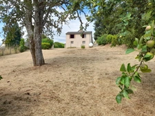 Maison à Cussy en Morvan  de 136 m2 - 8 pièces - diverses dépendances - terrain 1182 m2