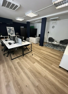 Local commercial 92 m² (type bureau, profession libéral, auto école, centre de formation) + 4 Places de parking - SECTEUR HÔPITAUX/FACULTE