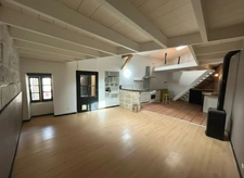 À LOUER Maison de village atypique 104 m² 3 pièces avec terrasse et mezzanine – Cournonterral (34)
