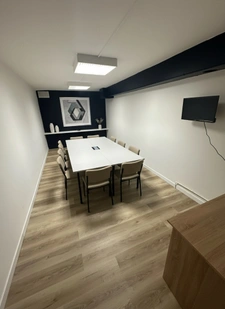 Local commercial 92 m² (type bureau, profession libéral, auto école, centre de formation) + 4 Places de parking - SECTEUR HÔPITAUX/FACULTE