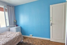 🏢 Appartement T2 avec cave, box fermé & vue dégagée – 5ᵉ étage avec ascenseur – Avenue Gallieni – Bondy (93)