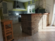 Maison chaleureuse de 98.74 M2 dotée de 4 chambres  avec terrain arboré et structuré avec terrasse exposition Sud-Ouest