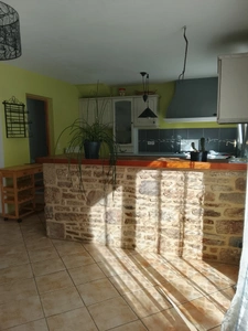 Maison chaleureuse de 98.74 M2 dotée de 4 chambres  avec terrain arboré et structuré avec terrasse exposition Sud-Ouest