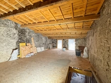 Ancienne grange a finir de rénover – 114 m² – Garage + Terrasse – Chauriat 63117 