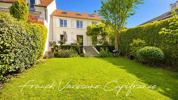 NOISY-LE-ROI VILLAGE – Maison Familiale 240 m² • 5 Chambres • Jardin Sud • Sous-Sol Total • Proche Tram 13