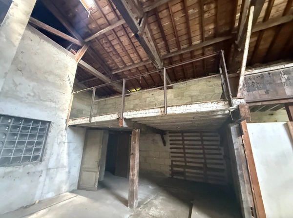 OPPORTUNITÉ RARE – MAISON DE 250 m² À RÉNOVER EN BORDURE DU PARC BORDELAIS