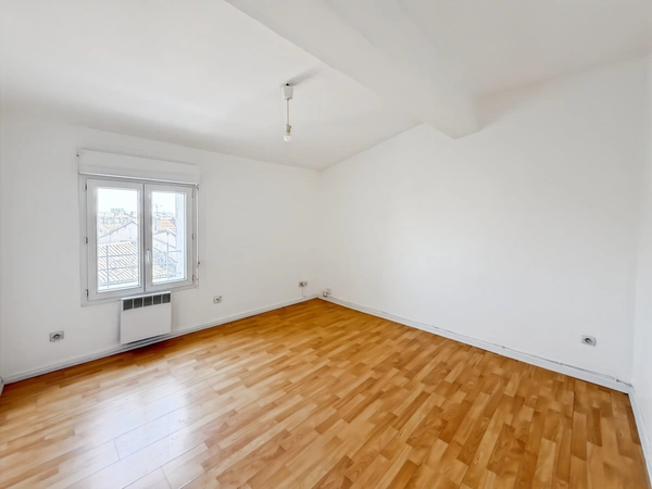 Idéal investisseur – Lumineux T2 bis de 46 m² – Bordeaux Capucins / Victoire