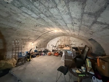 Local commercial de 85m2 avec Cave de 44m2