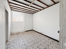 Local commercial de 85m2 avec Cave de 44m2