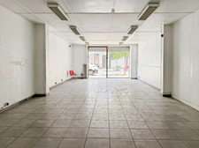 Local commercial de 85m2 avec Cave de 44m2