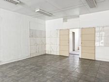 Local commercial de 85m2 avec Cave de 44m2